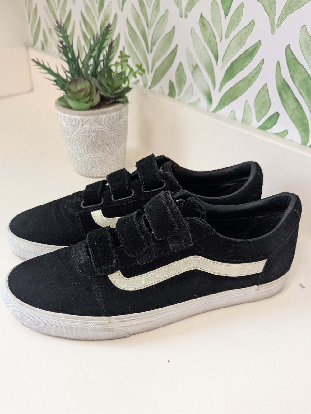 Classic Vans Velcro Sneakers with White Soles Women's 11